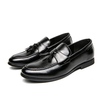 Nauji Black Loafers Tassel vyriški kostiumo batai Slip On Spring Rudens apvalūs pirštai Vyriški verslo biuro batai Nemokamas pristatymas 38-48 dydis