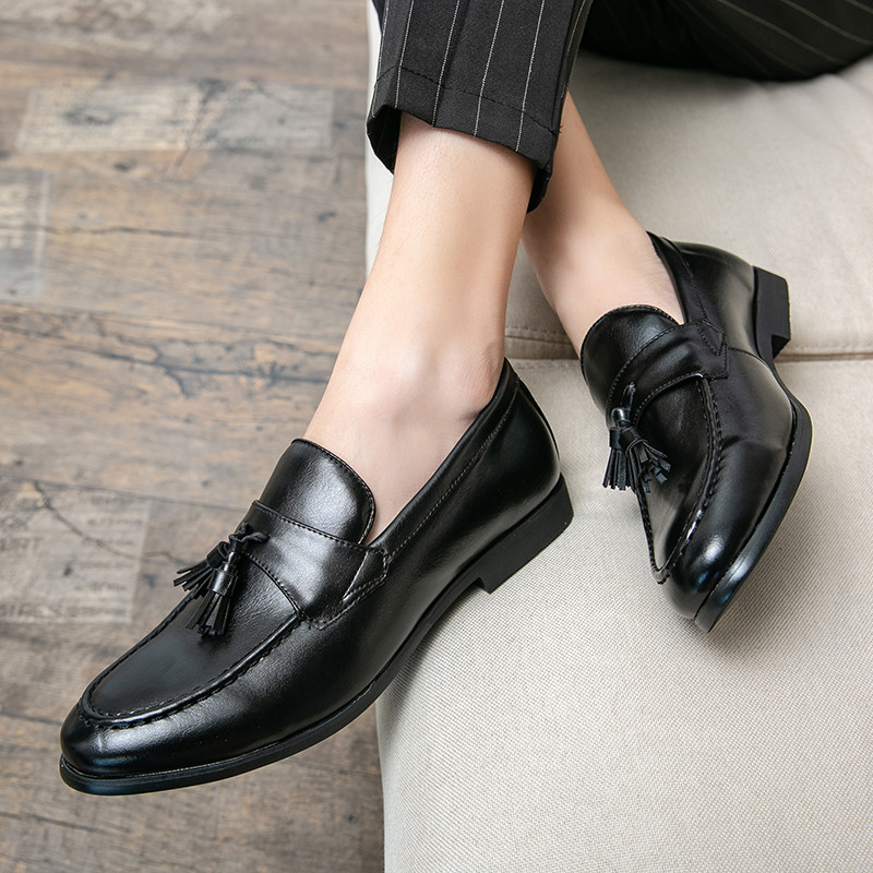 Nauji Black Loafers Tassel vyriški kostiumo batai Slip On Spring Rudens apvalūs pirštai Vyriški verslo biuro batai Nemokamas pristatymas 38-48 dydis