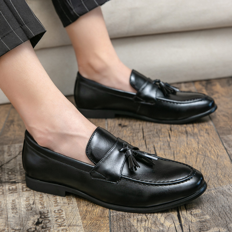 Nauji Black Loafers Tassel vyriški kostiumo batai Slip On Spring Rudens apvalūs pirštai Vyriški verslo biuro batai Nemokamas pristatymas 38-48 dydis