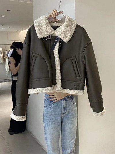 Ženska janjeća jakna od umjetnog krzna 2023., zimska ženska, kratka, debela jakna, vintage High Street topla spojena ženska šik odjeća za motocikle