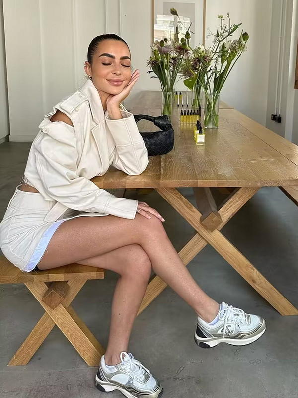 Tavaszi őszi női, kétsoros, rövid kabát, levehető utcai viselet, női hajtóka, divatos széldzseki öves kabáttal