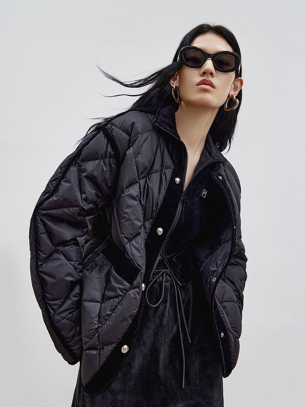 2023 m. žiemos prabangūs moteriški drabužiai su kakleliu Moteriškas sniego paltas Itin lengvas šiltas švarkas Laisvalaikio moteriškos pūkinės striukės paltas