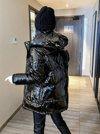 Черно лъскаво палто парка Дамско модно удебелено зимно 2023 г. свободно яке с качулка Дамско ветроустойчиво и дъждоустойчиво топло връхно облекло
