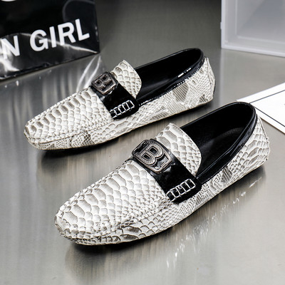 Uued Meeste Briti Loafers Meeste ühevärvilised pandlaga Klassikaline mood Luksuslikud mokassiinid Äriline vabaaja pulmakleit Meeste kingad