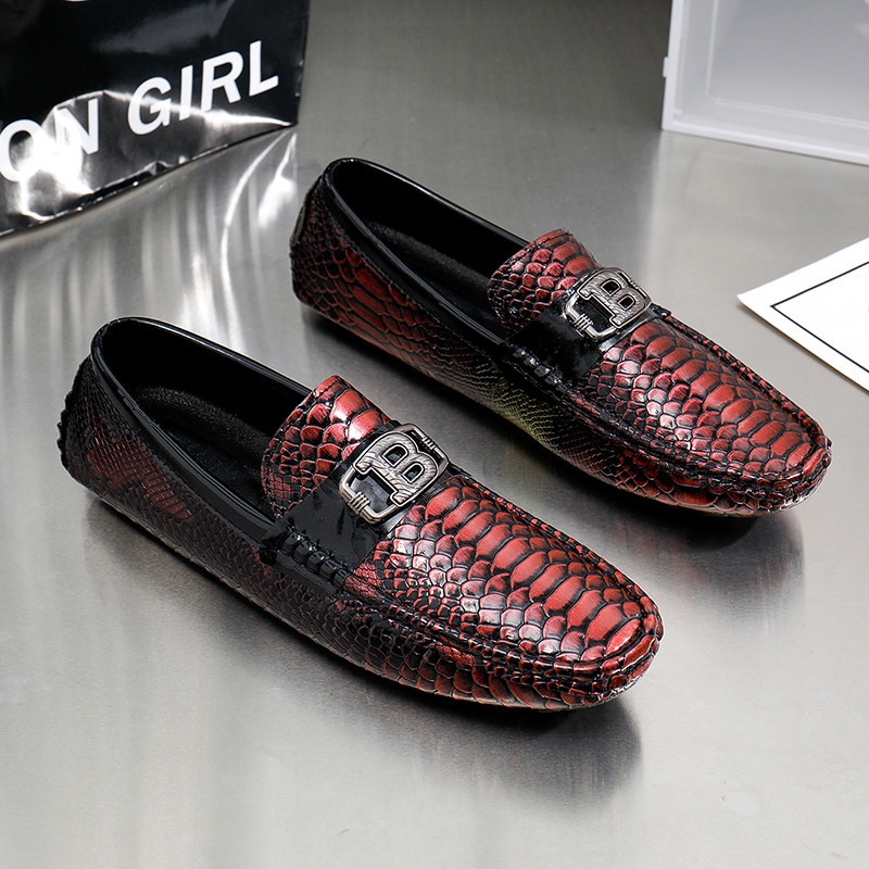 Uued Meeste Briti Loafers Meeste ühevärvilised pandlaga Klassikaline mood Luksuslikud mokassiinid Äriline vabaaja pulmakleit Meeste kingad