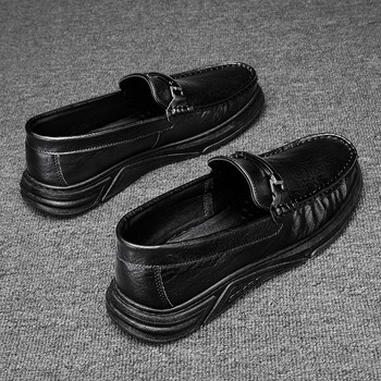 Нови мъжки обувки Ежедневни леки дишащи кожени обувки Мъжки равни мокасини Обувки с мокасини с мека подметка Бизнес офис