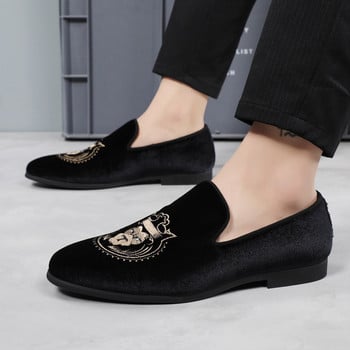 Луксозни дизайнерски модни остри черни кадифени обувки с бродерия Мъжки ежедневни мокасини Официална рокля Обувки Sapatos Tenis Masculino