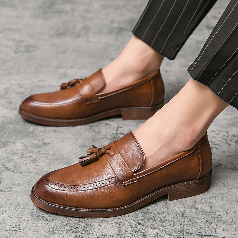 2022 Sügis Uued Meeste kleitkingad Disain Kaubamärk Kingad Klassikalised Tassel Brogue slip on pässid Oxfords Käsiõmblus suur suurus 38-47 flat