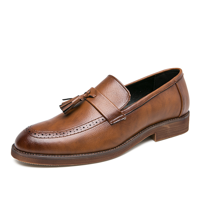 2022 Sügis Uued Meeste kleitkingad Disain Kaubamärk Kingad Klassikalised Tassel Brogue slip on pässid Oxfords Käsiõmblus suur suurus 38-47 flat