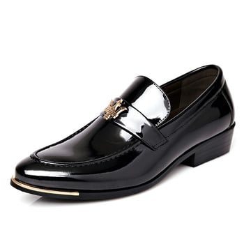 Φόρεμα παπούτσια Slip On Metal Decorated Business Gentleman Party Ανδρικά παπούτσια Μαύρα μπλε πολυτελή λουστρίνι ανδρικά μύτη