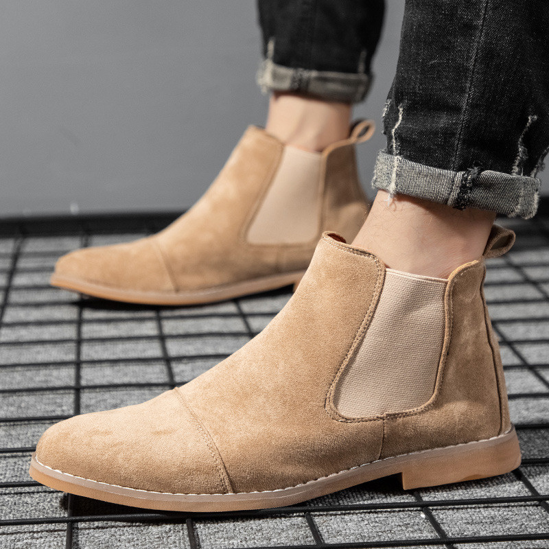 Moda ieftină Cizme Chelsea galbene Bărbați Cizme rochie confortabile ascuțite Bărbați Slip on Pantofi bărbați din piele de căprioară Zapatos Hombre Casual