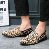 Muške mokasine Leopard cipele za čamce Dizajn zakovica od PU kože visoke kvalitete, udobne personalizirane modne cipele za vožnju, velika veličina 38-48