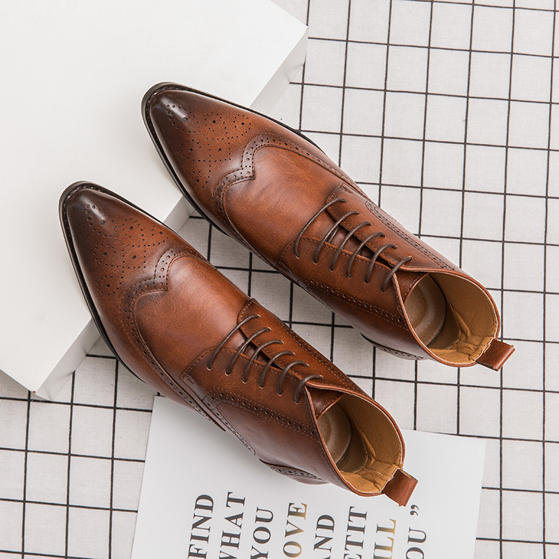 Ležerne modne Chelsea muške kožne čizme Brogue Rezbarene šiljate kožne cipele na vezanje Retro dnevne svatove