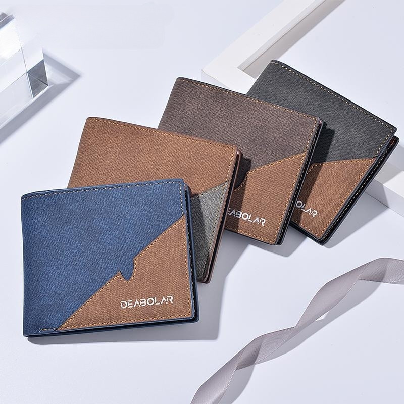 Jaunų vyrų senovinė odinė trumpa piniginė su užtrauktuku užsegama kišene, keliomis kortelių angomis ir skaidriu ID langu