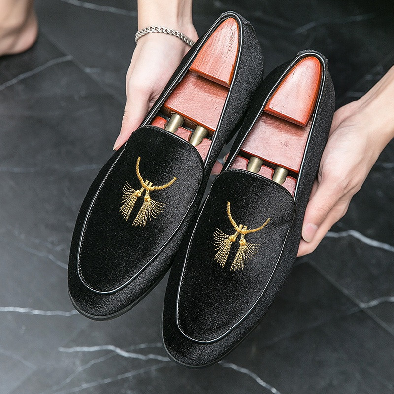 Dizainerio tendencija Velvet Siuvinėjimas Odiniai vairavimo batai Vyrams Oficiali vestuvinė išleistuvių suknelė Homecoming Sapatos Tenis Masculino