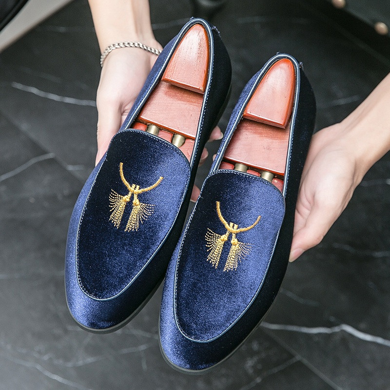 Dizainerio tendencija Velvet Siuvinėjimas Odiniai vairavimo batai Vyrams Oficiali vestuvinė išleistuvių suknelė Homecoming Sapatos Tenis Masculino