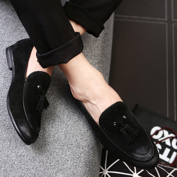Νέα πολυτελή ανδρικά παπούτσια σχεδιαστών Suede Tassel Oxford Doug Shoes Moccasins Wedding Party Επίσημα υποδήματα Sapato Social Masculino