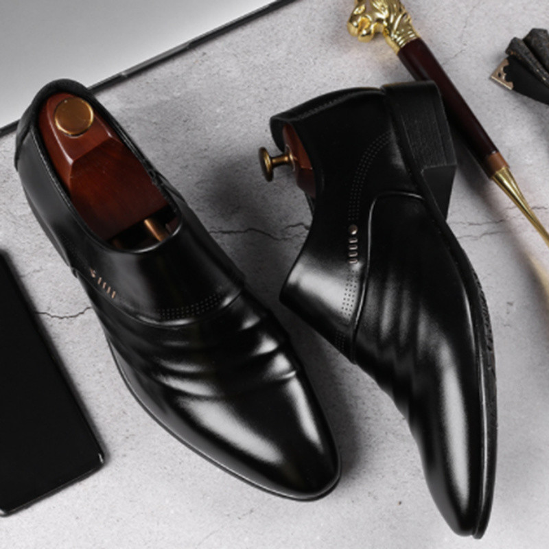 Loafer din piele neagră de dimensiuni plus mari Sapato Social Masculino Pantofi pentru bărbați Moda ocazională Pantofi de rochie pentru bărbați pentru pantofi de petrecere pentru bărbați