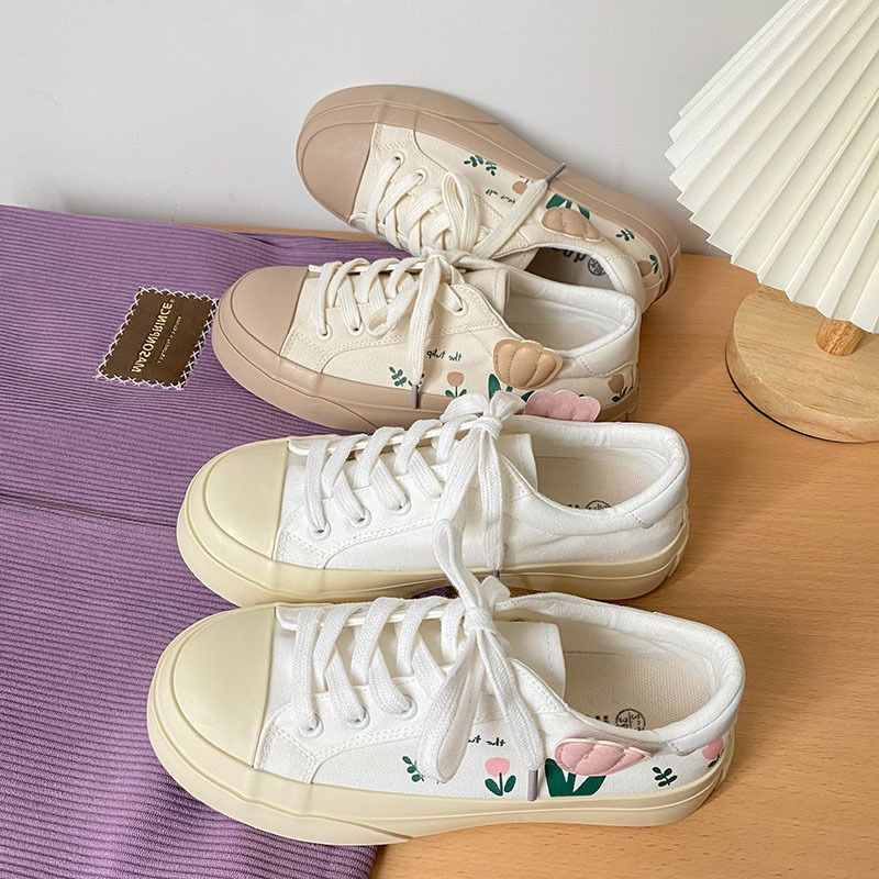 Moteriški sportbačiai 2023 m. Ruduo Nauji gėlėti mergaičių batai Saldūs mieli laisvalaikio batai Suvarstomi storu padu drobiniai batai tulpiniai moteriški batai