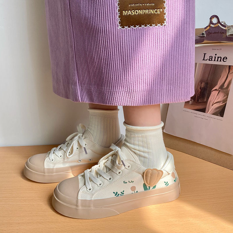 Moteriški sportbačiai 2023 m. Ruduo Nauji gėlėti mergaičių batai Saldūs mieli laisvalaikio batai Suvarstomi storu padu drobiniai batai tulpiniai moteriški batai