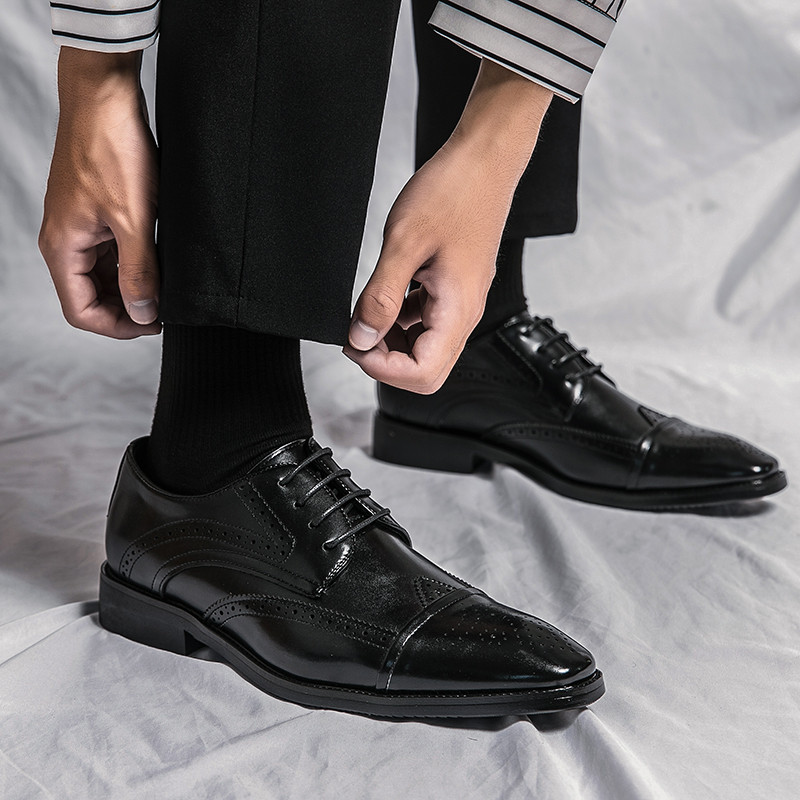 Férfi Brock Carving Bőr Cipők Ruha Üzleti Irodai Cipők Férfi Esküvő Derby Cipők Hegyes Retro Fekete Oxford Cipők