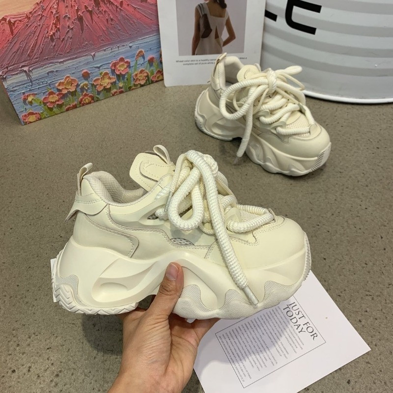 2023 tavaszi és őszi új divat, kerek fejű, színes, alkalmi női sportcipők Sokoldalú és légáteresztő egyszemélyes cipők