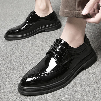 Νέα πολυτελή ανδρικά λευκά Brogue Lace Up Loafers από λουστρίνι ανδρικά casual μοκασίνια Oxfords Driving shoes Flats για χορό γάμου