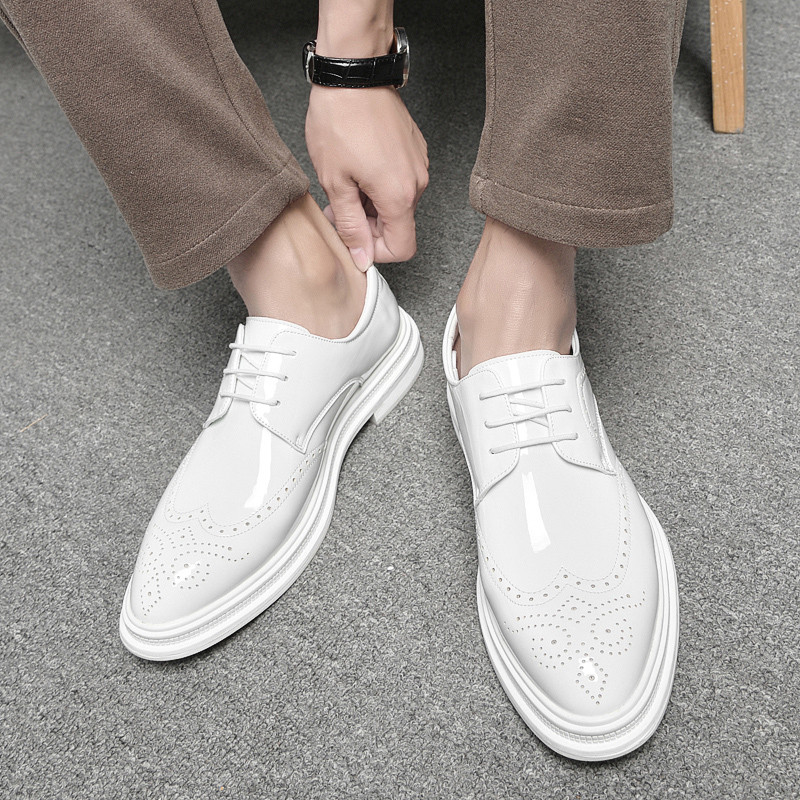 Uued Luksuslikud Meeste Valge Brogue Paelad Lakknahast Loafers Meeste vabaaja Mokassiinid Oxfordi Sõidukingad Pulmapeo Korterid