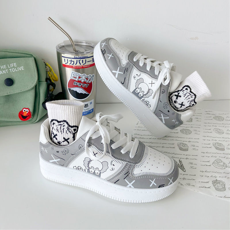 Wnfsy Ženske tenisice Proljeće Jesen Sportske cipele Anime Kawaii Ravne cipele Modne ležerne Vulkanizirane Harajuku Ženske cipele protiv klizanja