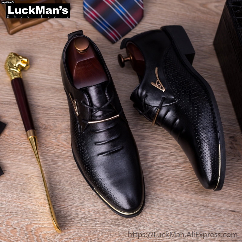 Επώνυμα κλασικά ανδρικά παπούτσια με μυτερό φόρεμα πολυτελείας ανδρικά παπούτσια Pu δερμάτινα μαύρα παπούτσια γάμου Ανδρικά επίσημα παπούτσια Oxford Plus μέγεθος 48