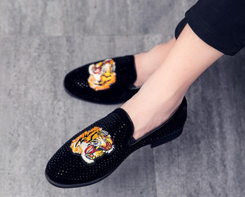 Нови луксозни маркови обувки Сватбени обувки за мъже Мокасини с тигър с бродерия от кристали Обувки Zapatos De Hombres серпентини обувки