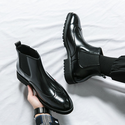 Cizme elegante din piele pentru bărbați Cizme chelsea britanice cu vârf ascuțit pentru bărbați pantofi de lux de designer de afaceri Botine sculptate manual