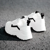 Jauni sieviešu ikdienas apavi Ērti elpojoši sietveida kedas Sieviešu plakanas baltas kedas Vulkanizētas kurpes Zapatos Mujer