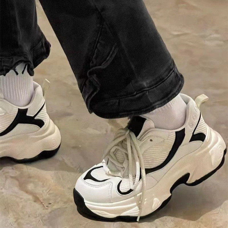 Ρετρό Παλιά Παλιά Γυναικεία Παλίρροια 2023 Νέο Καλοκαιρινό Σχέδιο Παντός αγώνα Χοντρό σόλα Αθλητισμός και αναψυχή