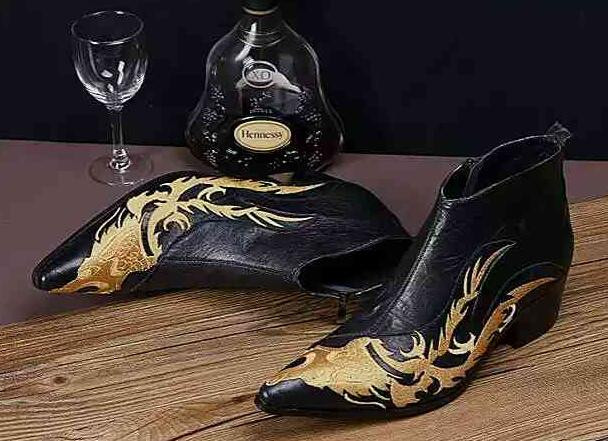 Juoda odos siuvinėjimas smailaus piršto aukštis Didėjantis Viduriniai kulniukai Kulkšnies batai Vyriški užtrauktuku šone Naktinio klubo trumpi bateliai