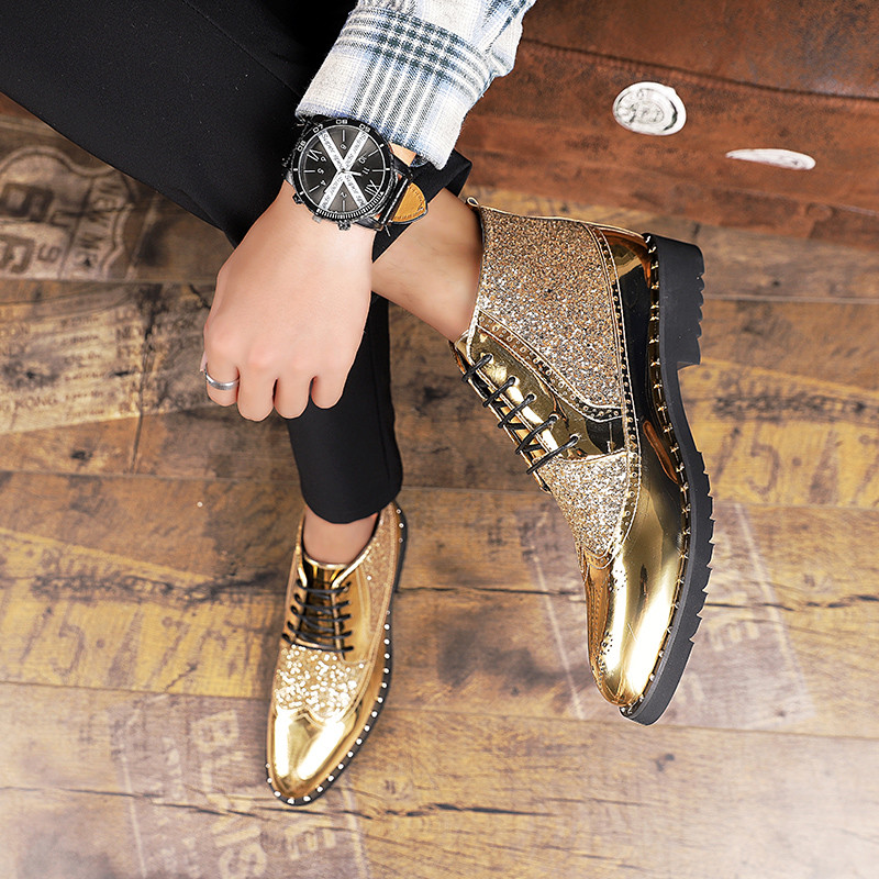 Tendință Ghete Chelsea aurii Cizme scurte pentru bărbați, negre, cu toc mic, cu cureaua ascuțită Cizme ocazionale versatile Pantofi rochii de zi cu zi Pantofi de petrecere