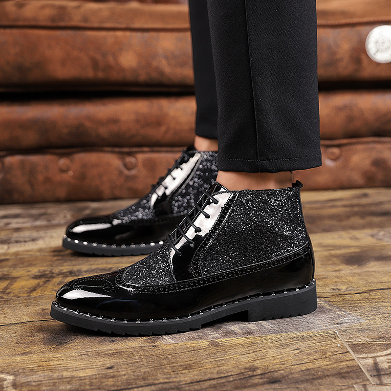 Tendință Ghete Chelsea aurii Cizme scurte pentru bărbați, negre, cu toc mic, cu cureaua ascuțită Cizme ocazionale versatile Pantofi rochii de zi cu zi Pantofi de petrecere