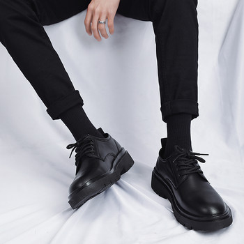 Ανδρικά παπούτσια 2023 Νέο καλοκαιρινό βρετανικό στιλ Μαύρα δερμάτινα παπούτσια Ανδρικά επαγγελματικά επίσημα παπούτσια μόδας με μεγάλα δάχτυλα