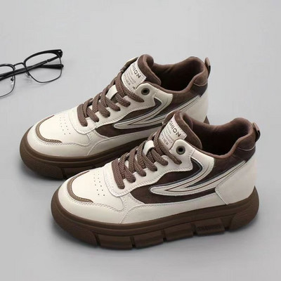 Femeile poartă Toamna 2023 Noua versiune coreeană a pantofilor casual în stil sport Pantofi confortabili de bord Pantofi de damă