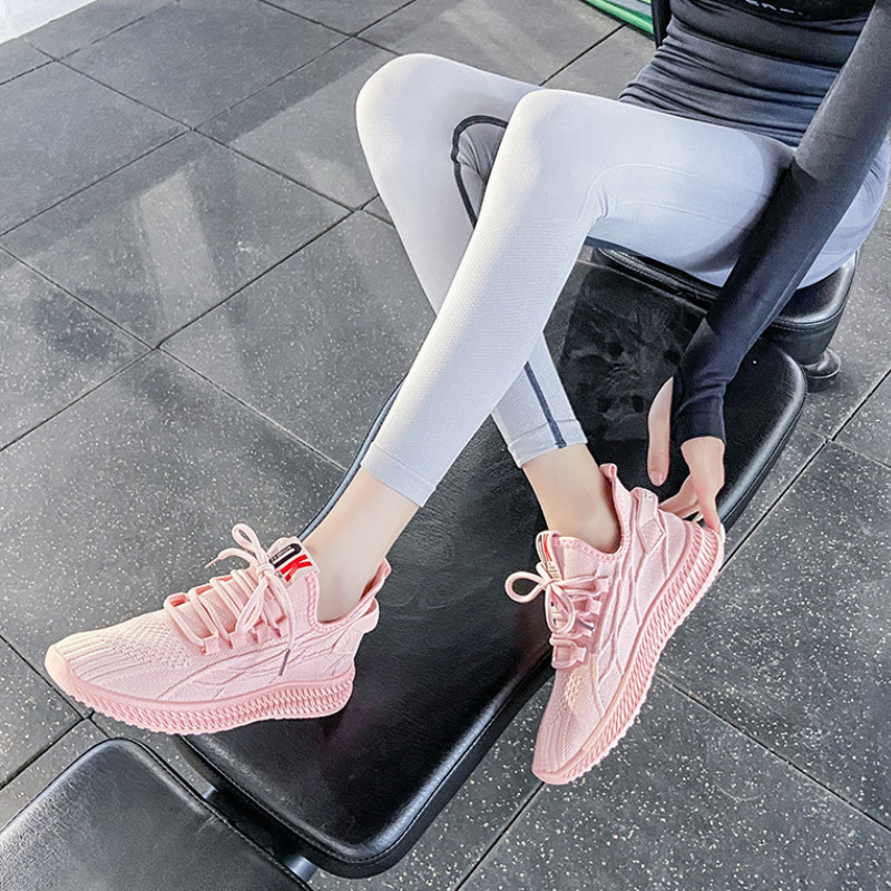 Ανοιξιάτικα πάνινα παπούτσια για γυναίκες 2022 Νέα μόδα με δίχτυα αναπνεύσιμα παπούτσια τρεξίματος Vulcanize Αθλητικά γυναικεία παπούτσια μπάσκετ για τένις