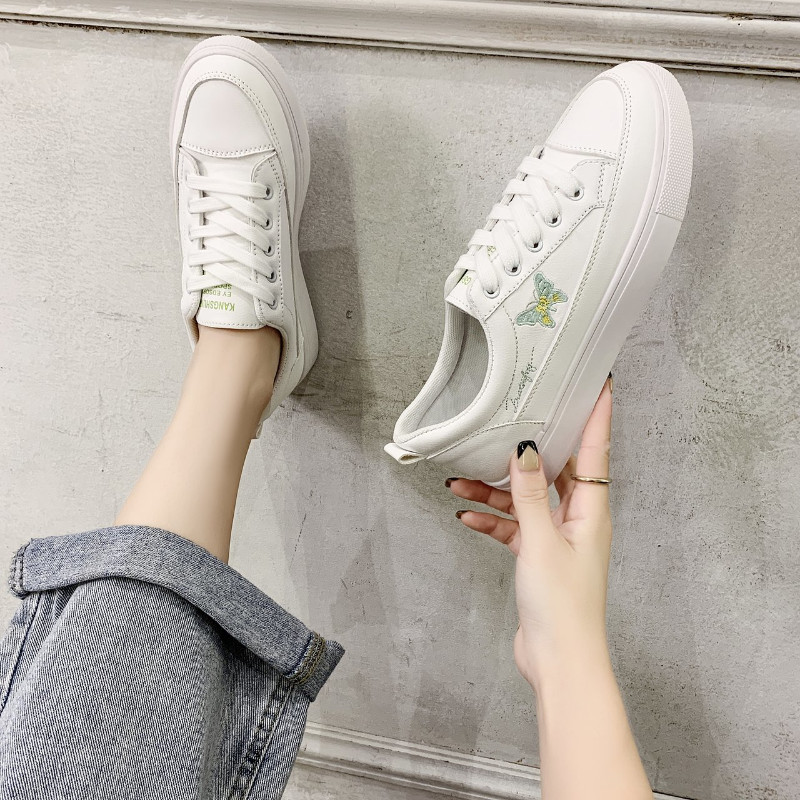 Nova moda Proljeće Jesen Ženske tenisice Cipele za slobodno vrijeme Bijele ravne ženske moderne i udobne ravne cipele Vulkanizirane cipele