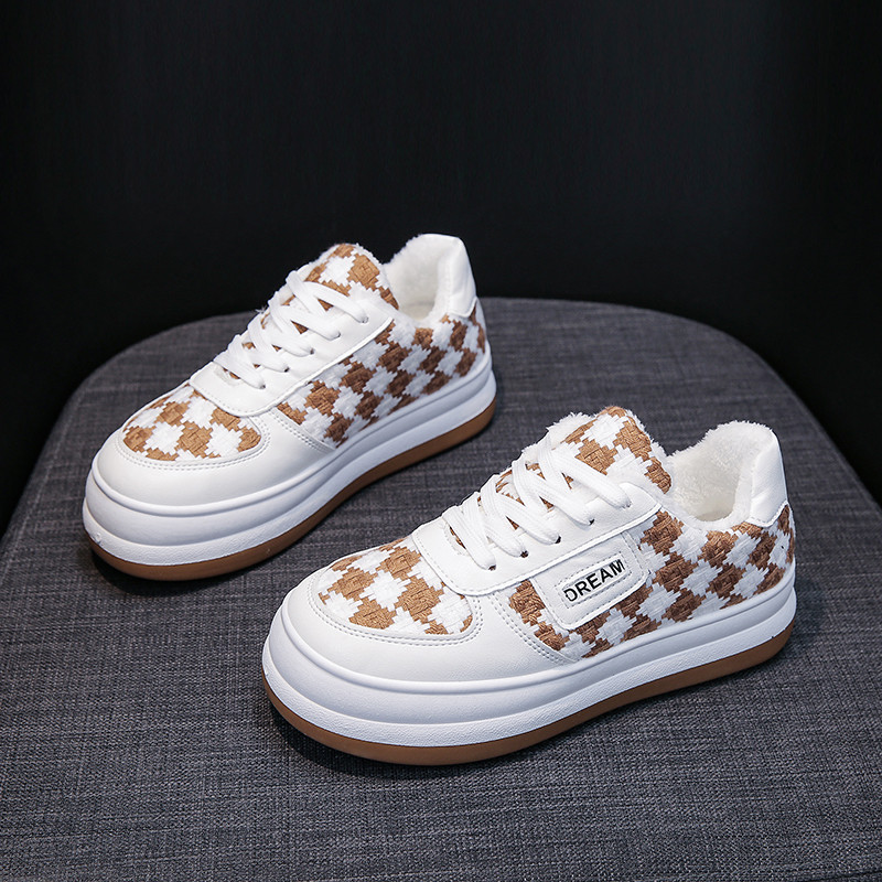 2023. gada jaunas plānas dēļa kurpes biezas zoles daudzpusīgas elpojošas audekla mazas baltas kurpes cute lielas kurpes