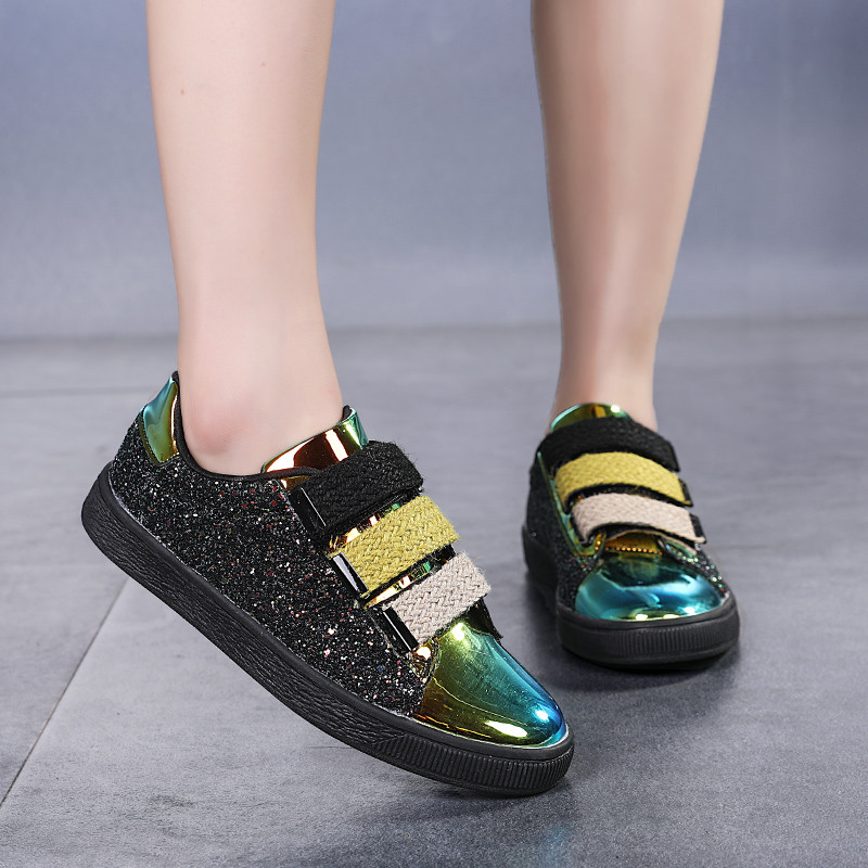 Jauni 2023. gada sieviešu šarmanti, krāsaini, atstarojoši vizuļi, ikdienas ādas apavi, sieviešu, sporta apavi, sporta apavi