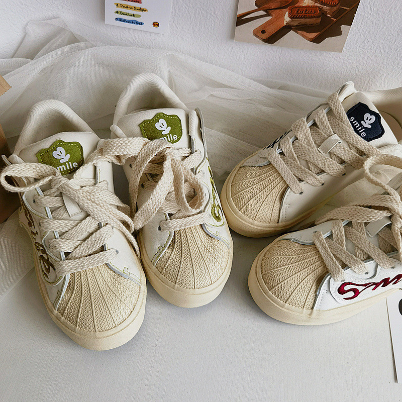 Sieviešu kedas Pavasaris Jaunas Kedas Sieviešu šņorējamas Plakanas Kurpes Studentu skeitbords Harajuku Mīlīgi vulkanizēti ikdienas sporta apavi