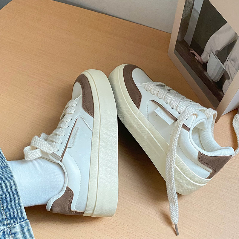 U 2023., bež kožne sportske cipele s platformom za žensku odjeću, obične ležerne cipele od vulkanizirane vezice