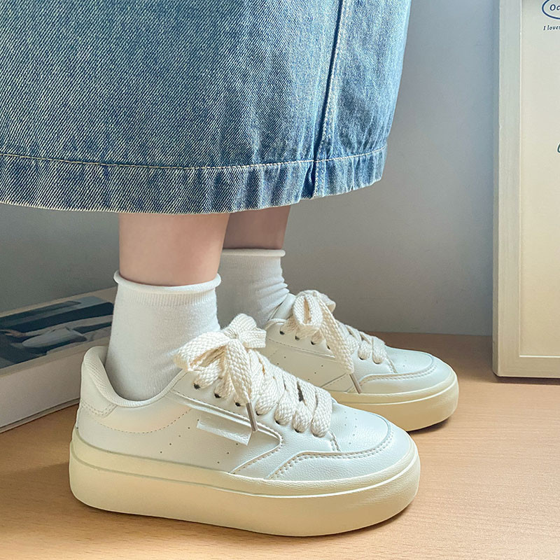 U 2023., bež kožne sportske cipele s platformom za žensku odjeću, obične ležerne cipele od vulkanizirane vezice