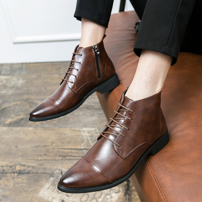 Zimske luksuzne dizajnerske lakirane gležnjače sa špicastim prstima Muške visoke cipele za muškarce Ravne motociklističke cipele Zapatos Hombre