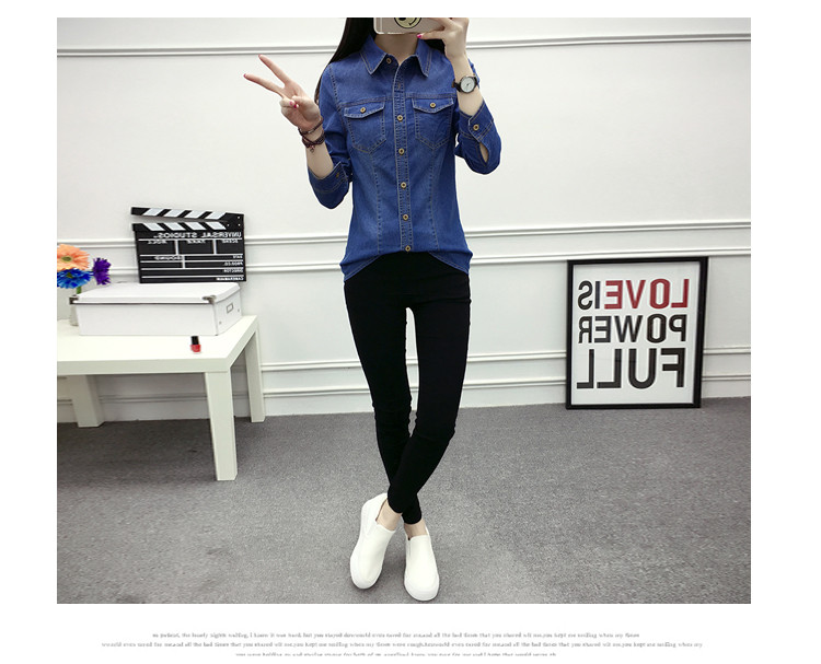 Mados pavasario rudens, moteriškos medvilnės kišenės, apverčiamos apykakle, palaidinė pilnomis rankovėmis Mėlynos spalvos džinsiniai marškinėliai.