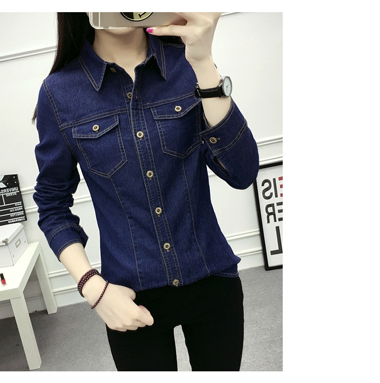 Mados pavasario rudens, moteriškos medvilnės kišenės, apverčiamos apykakle, palaidinė pilnomis rankovėmis Mėlynos spalvos džinsiniai marškinėliai.