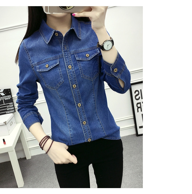 Mados pavasario rudens, moteriškos medvilnės kišenės, apverčiamos apykakle, palaidinė pilnomis rankovėmis Mėlynos spalvos džinsiniai marškinėliai.